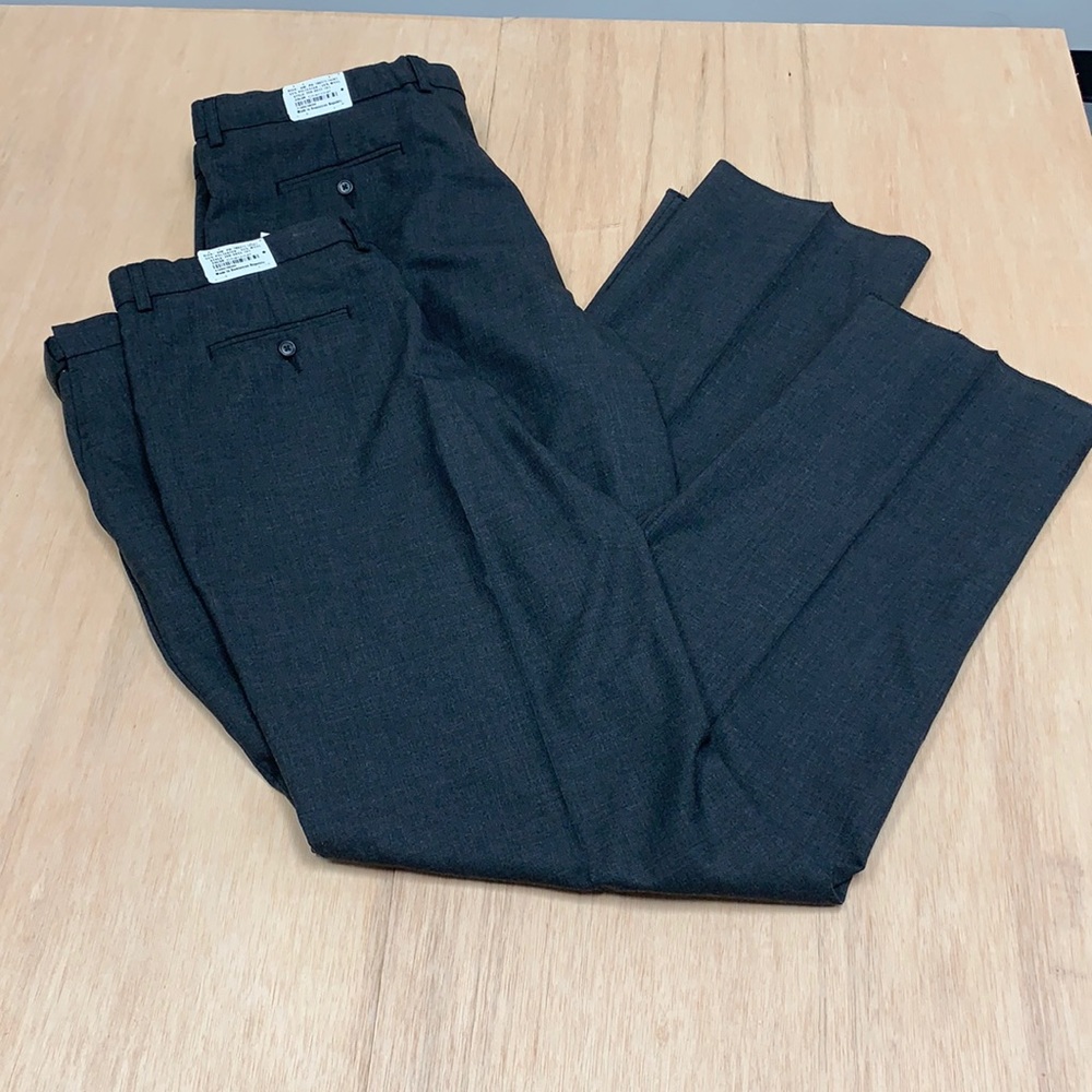 NWT. 2 PACK Men dress pants slacks twinhill 44R